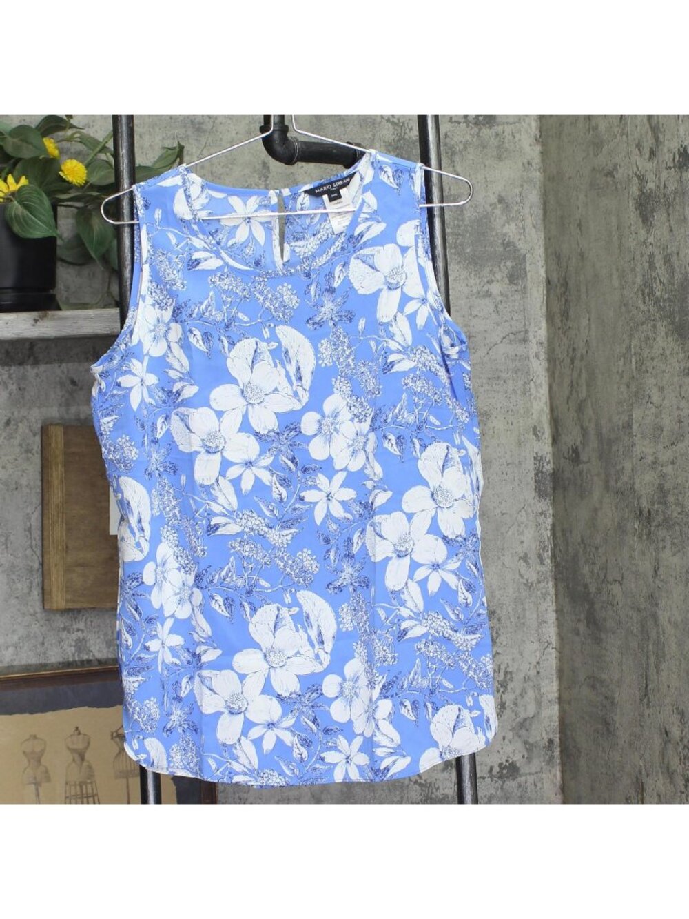 Mario Serrani Womens Floral Pattern Sleeveless Tunic Blouse Top Blue / White M